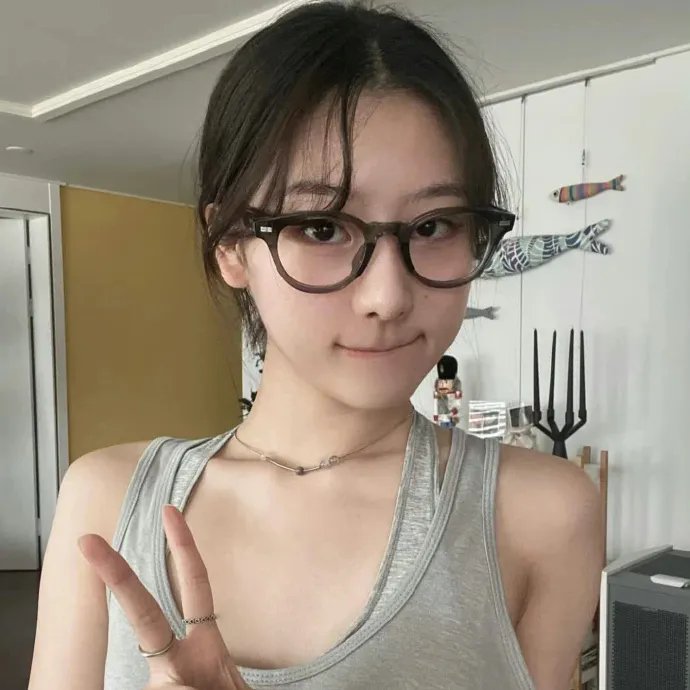 凸槌俏女警
